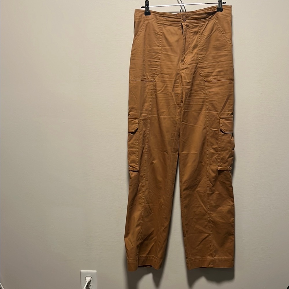 ABERCROMBIE & FITCH Women's Camel Relaxed Fit Cargo Pants, Size 8L